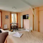 145 Suite Marc, Large Studio, Paris Center