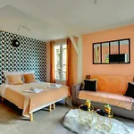 145 Suite Marc, Large Studio, Paris Center