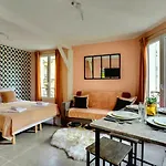 145 Suite Marc, Large Studio, Paris Center